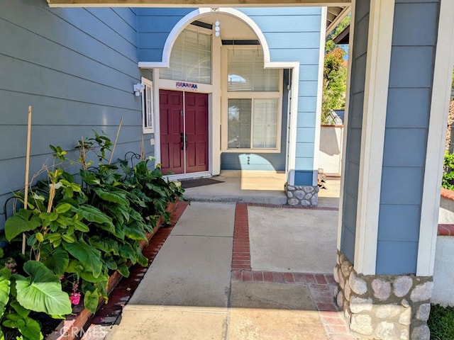 580 Hillsborough Way, Corona, CA 92879 - entrance to property