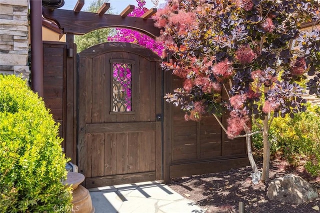 3032 Cortuna Dr, San Luis Obispo, CA 93401 - property entrance with a gate