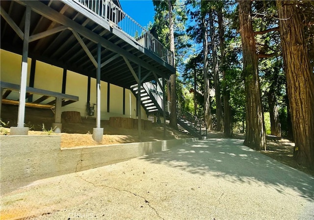 349 Golf Course Rd, Lake Arrowhead, CA 92352 - view of side of home with driveway