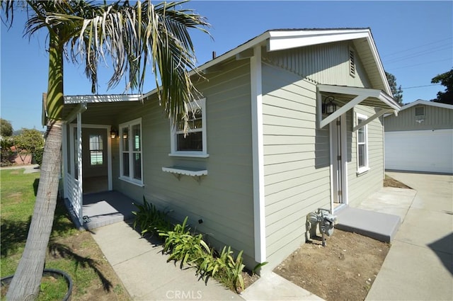 9422 Bartolo Ave, Pico Rivera, CA 90660 - view of home's exterior with an outbuilding