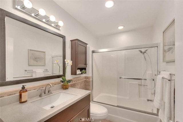 360 S Los Robles Ave Unit 10, Pasadena, CA 91101 - full bath featuring vanity and combined bath / shower with glass door