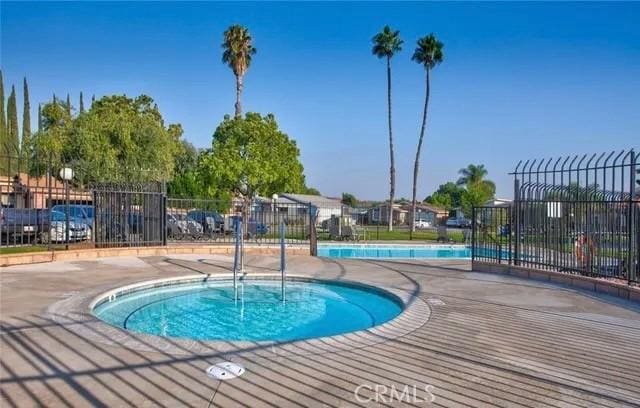 27505 Jasper Way, Castaic, CA 91384 - view of pool with a hot tub