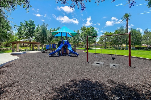 13033 Ridge Route Rd, Riverside, CA 92503 - communal playground with a lawn