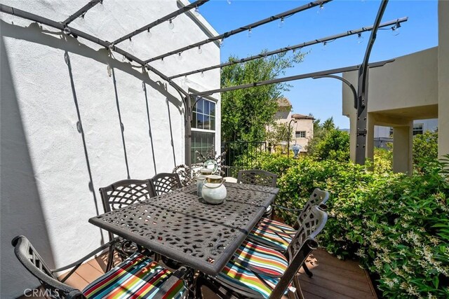 530 Bluerock Dr, San Luis Obispo, CA 93401 - exterior space featuring outdoor dining space and a pergola