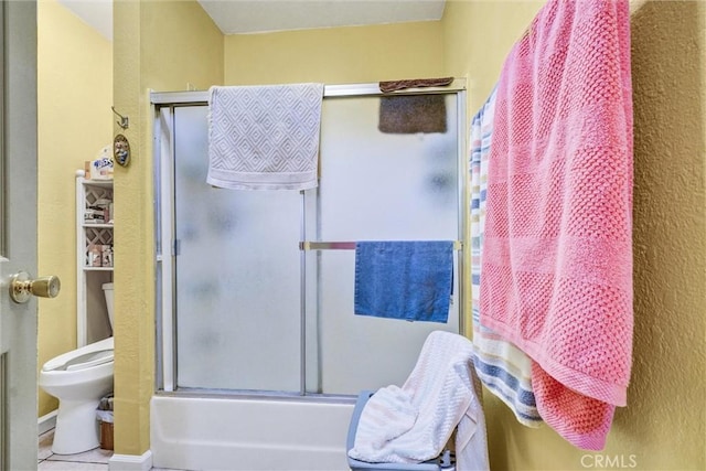 11847 Alabama St, Los Angeles, CA 90059 - full bathroom with enclosed tub / shower combo and tile patterned floors