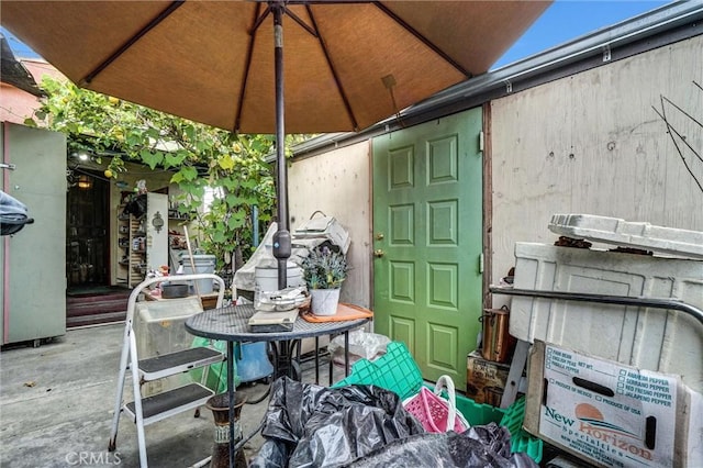 11847 Alabama St, Los Angeles, CA 90059 - view of patio / terrace with outdoor dining space