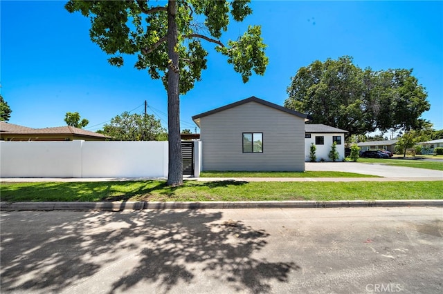 2405 Larchmont Ave, Santa Ana, CA 92706 - view of front of property
