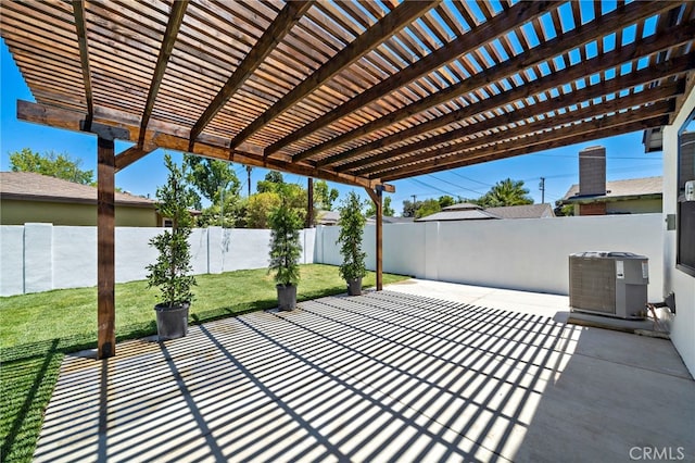 2405 Larchmont Ave, Santa Ana, CA 92706 - fenced backyard featuring a patio area and a pergola