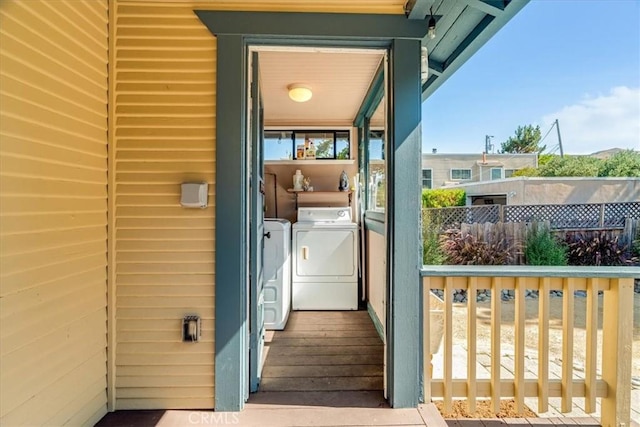 680 Howard St, San Luis Obispo, CA 93401 - entrance to property with independent washer and dryer