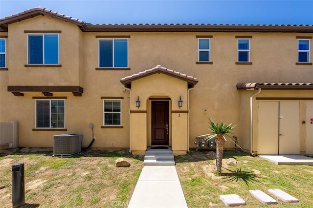 1708 Presidio Pl Unit 1, Chula Vista, CA 91913 - view of front facade featuring stucco siding and a front lawn