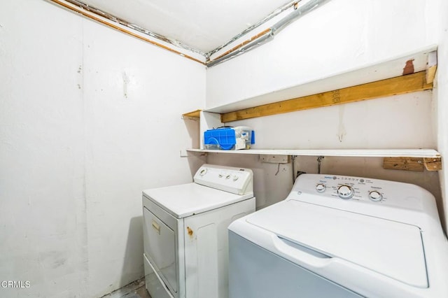 352 Cedarbrook Dr, Twin Peaks, CA 92391 - laundry area with independent washer and dryer