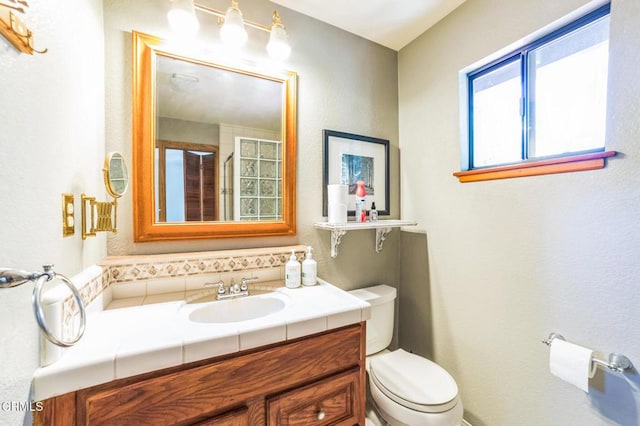 352 Cedarbrook Dr, Twin Peaks, CA 92391 - full bath featuring vanity and a shower