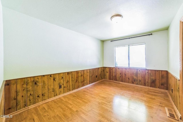 352 Cedarbrook Dr, Twin Peaks, CA 92391 - photo 11