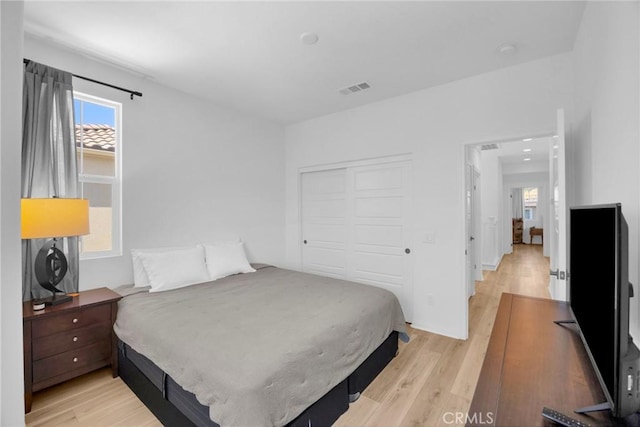 389 Allen Dr, Santa Paula, CA 93060 - bedroom with light wood-type flooring and a closet
