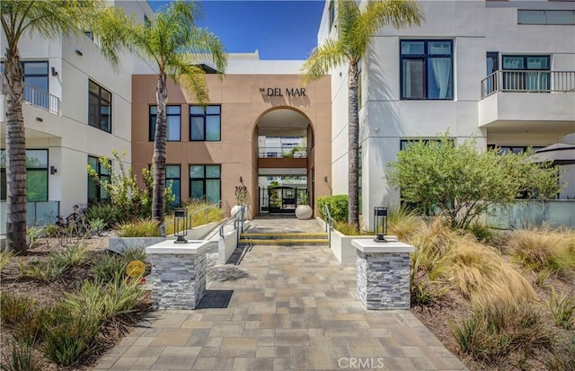 399 E Del Mar Blvd Unit 110, Pasadena, CA 91101 - view of exterior entry with stucco siding