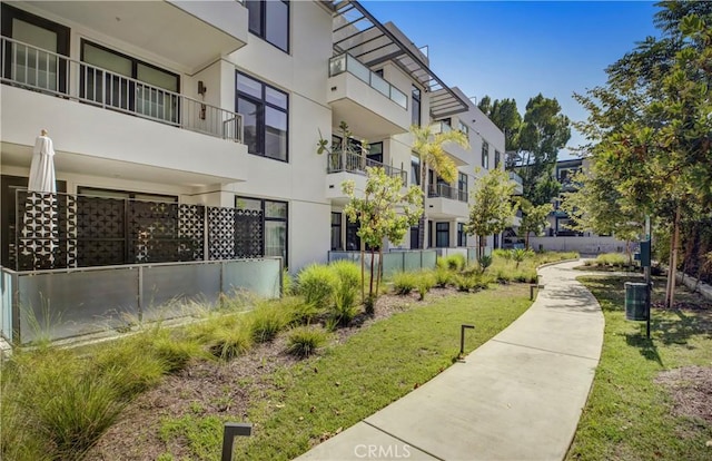 399 E Del Mar Blvd Unit 110, Pasadena, CA 91101 - view of property's community