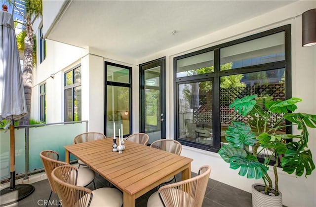 399 E Del Mar Blvd Unit 110, Pasadena, CA 91101 - sunroom / solarium with tile patterned flooring