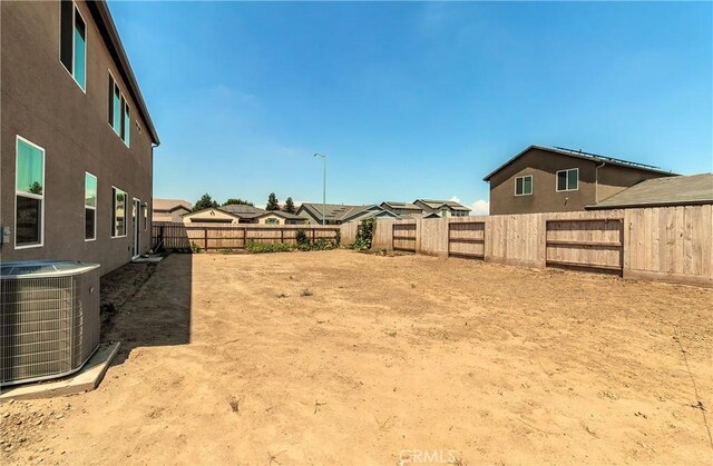 2698 N Arroyo Ave, Fresno, CA 93727 - view of fenced backyard