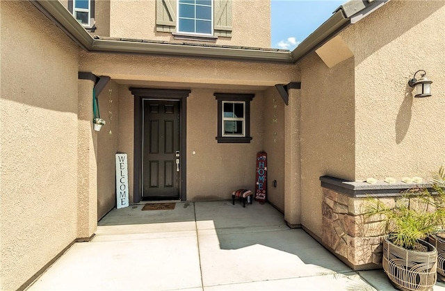 2698 N Arroyo Ave, Fresno, CA 93727 - entrance to property with stucco siding