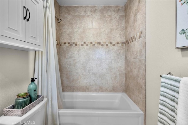 220 S Prospect Ave Unit 9, Redondo Beach, CA 90277 - bathroom featuring shower / bath combo and toilet