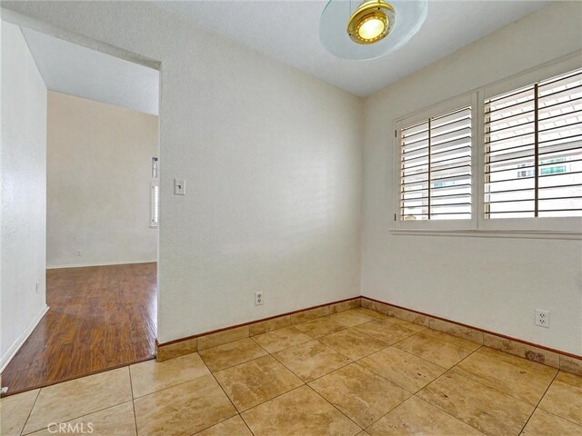 328 Wildflower Ct, Azusa, CA 91702 - photo 7