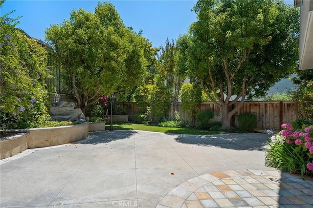 7 Gatewood Dr, Aliso Viejo, CA 92656 - fenced backyard featuring a patio