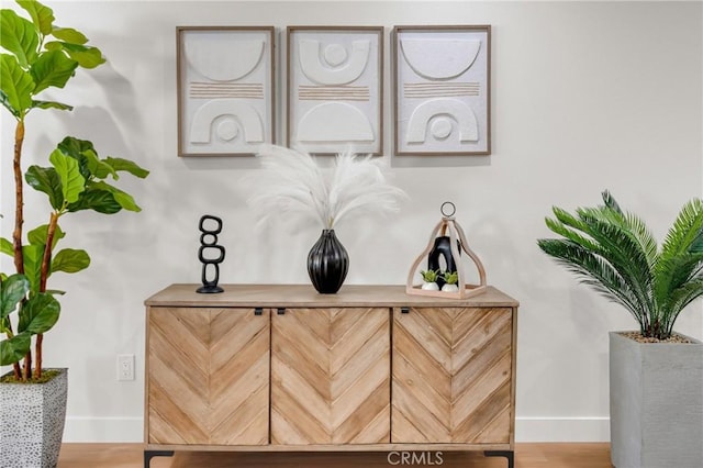 5621 E Carita St, Long Beach, CA 90808 - detailed view of wood finished floors