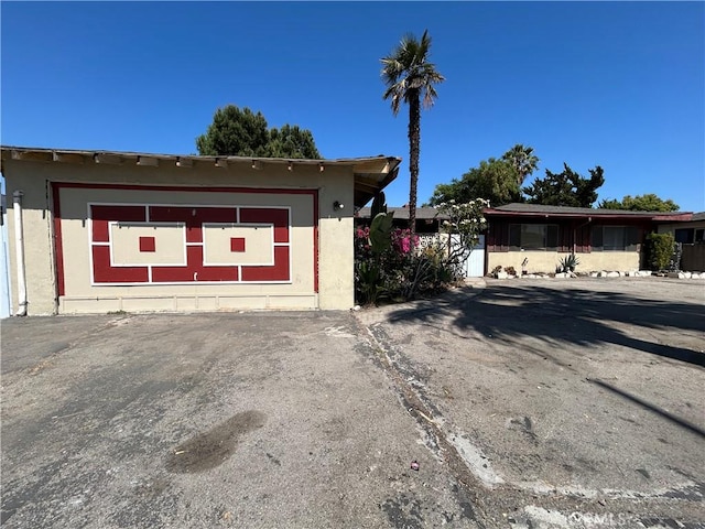 6910 Bellaire Ave, North Hollywood, CA 91605 - view of front facade featuring stucco siding