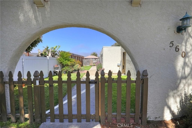 560 S 12th St, Grover Beach, CA 93433 - view of gate