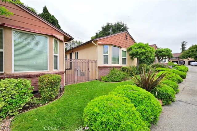 517 E Washington Blvd, Pasadena, CA 91104 - view of side of property featuring brick siding