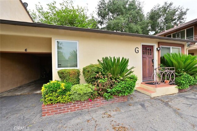 517 E Washington Blvd, Pasadena, CA 91104 - entrance to property with stucco siding