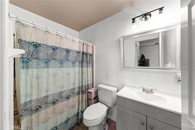 637 N 2nd Ave, Upland, CA 91786 - full bath with vanity and a shower with curtain