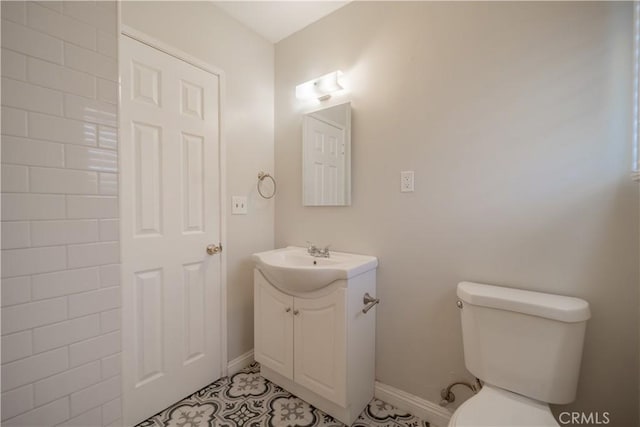 610 N Oakland Ave, Pasadena, CA 91101 - bathroom featuring vanity and tile patterned flooring
