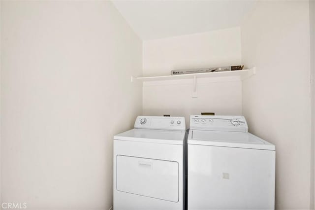 42140 Lyndie Ln Unit 12, Temecula, CA 92591 - washroom featuring separate washer and dryer