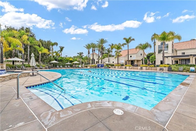 10 Novilla, Laguna Niguel, CA 92677 - community pool with a patio area
