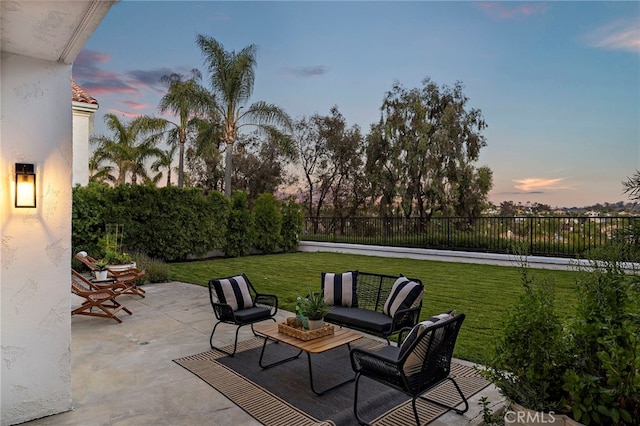 10 Novilla, Laguna Niguel, CA 92677 - fenced backyard with a patio and outdoor lounge area