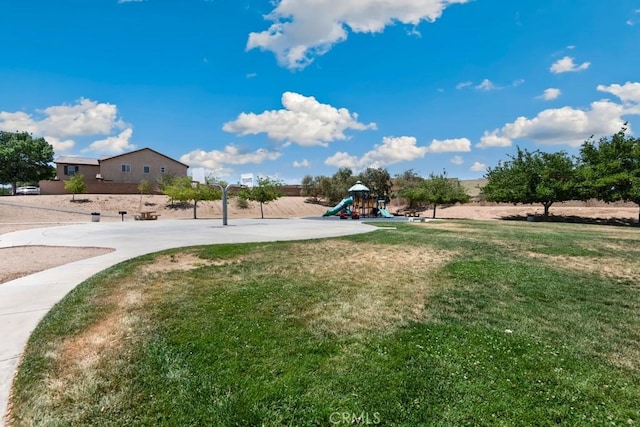 14075 Tourmaline St, Hesperia, CA 92344 - view of green lawn