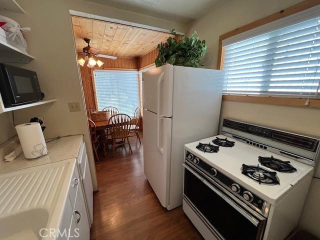 658 Dahlia Dr, Green Valley Lake, CA 92341 - photo 7