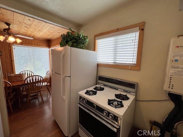 658 Dahlia Dr, Green Valley Lake, CA 92341 - photo 15