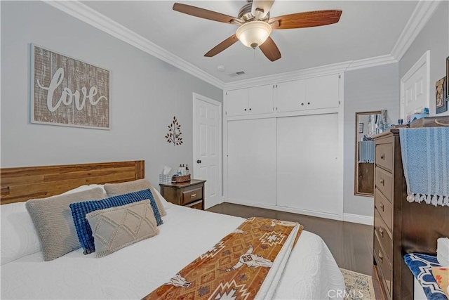 4477 Los Serranos Blvd, Chino Hills, CA 91709 - bedroom with ornamental molding, a closet, dark wood finished floors, and ceiling fan
