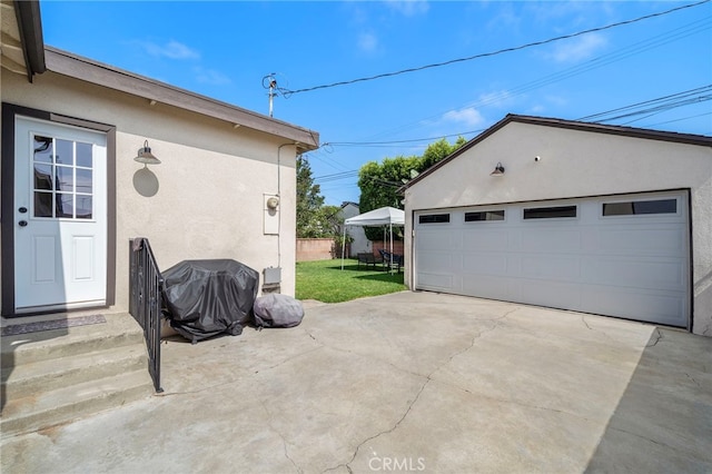 2729 Fairman St, Lakewood, CA 90712 - view of detached garage