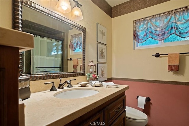 207 N Fairway Dr N, Lake Arrowhead, CA 92391 - full bath featuring vanity and a shower