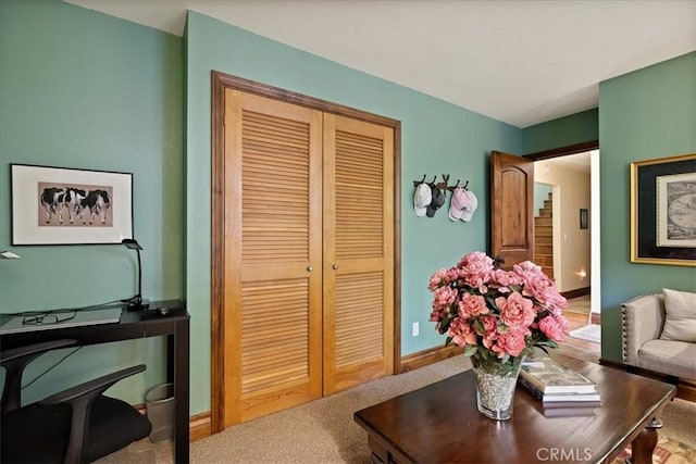 207 N Fairway Dr N, Lake Arrowhead, CA 92391 - living room with baseboards