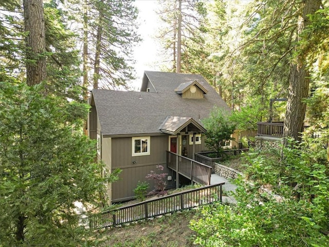 207 N Fairway Dr N, Lake Arrowhead, CA 92391 - view of front of home featuring roof with shingles