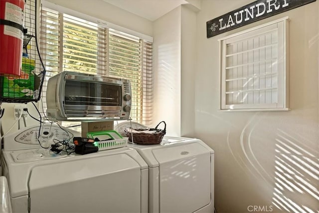 207 N Fairway Dr N, Lake Arrowhead, CA 92391 - washroom featuring washer and clothes dryer