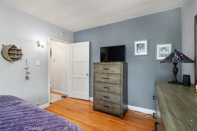 1434 N Rose St, Burbank, CA 91505 - bedroom featuring light wood-type flooring and baseboards