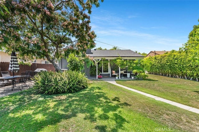 1434 N Rose St, Burbank, CA 91505 - view of yard featuring a patio