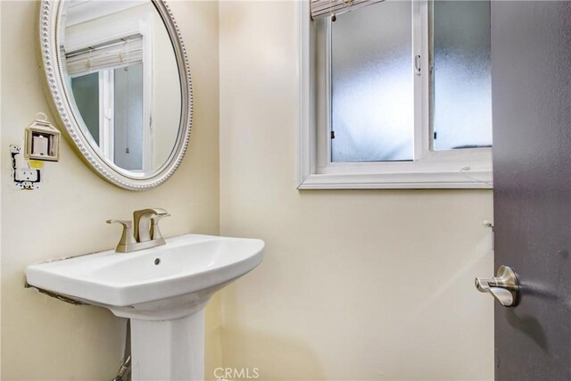 467 W Casad St, Covina, CA 91723 - bathroom with plenty of natural light