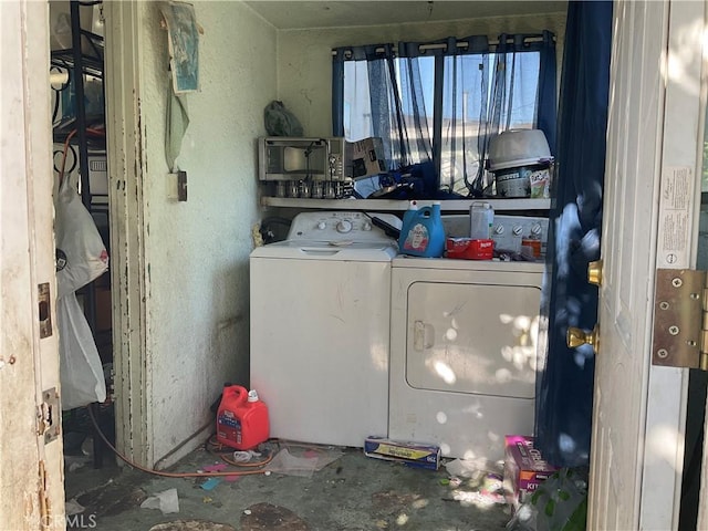 1330 E 56th St, Long Beach, CA 90805 - laundry area featuring independent washer and dryer