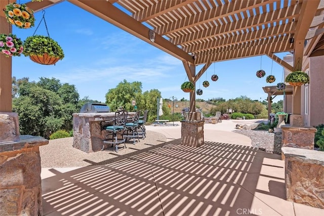 2841 Dos Lomas Pl, Fallbrook, CA 92028 - view of patio / terrace featuring exterior kitchen and a pergola
